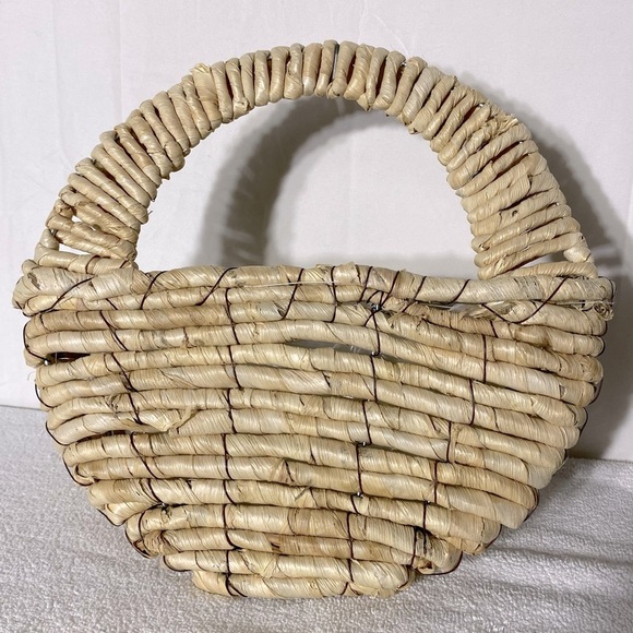Vintage Plastic Lined Woven Wall Basket Wall Decor Plant Pot Hanging Basket - Picture 2 of 12
